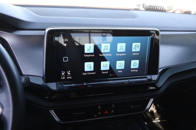 Volkswagen Atlas Cross Sport Vehicle Image 16