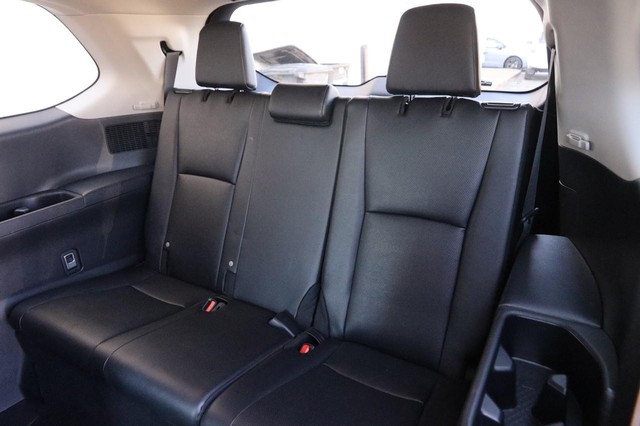 Toyota Grand Highlander Vehicle Image 11