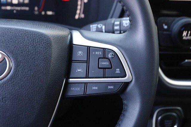 Toyota Grand Highlander Vehicle Image 14