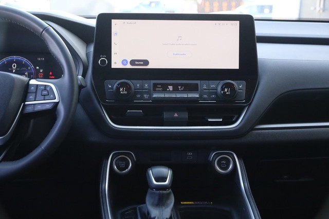 Toyota Grand Highlander Vehicle Image 24