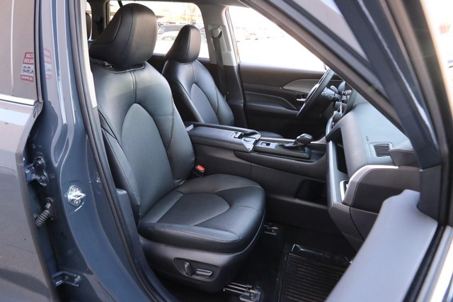 Toyota Grand Highlander Vehicle Image 26