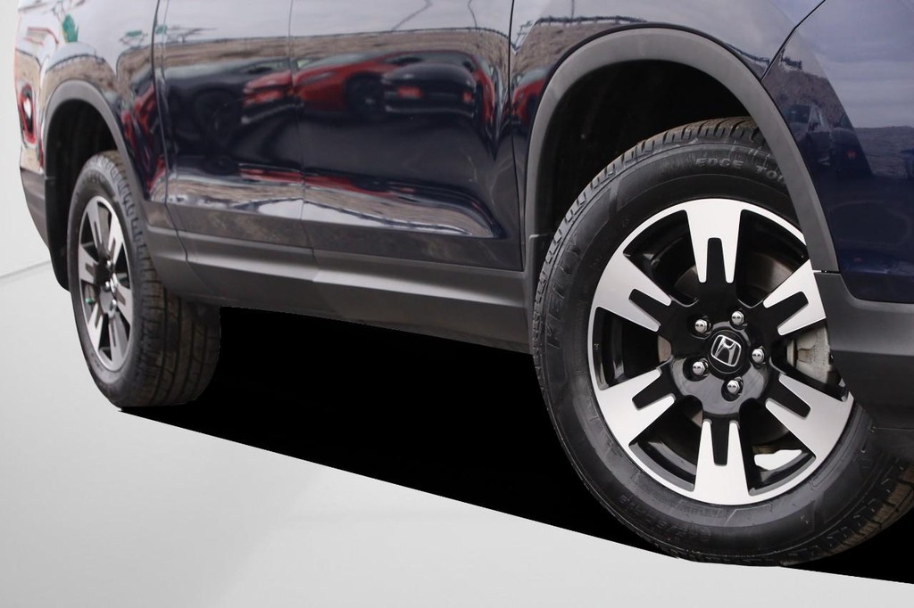 Honda Ridgeline Vehicle Full-screen Gallery Image 3