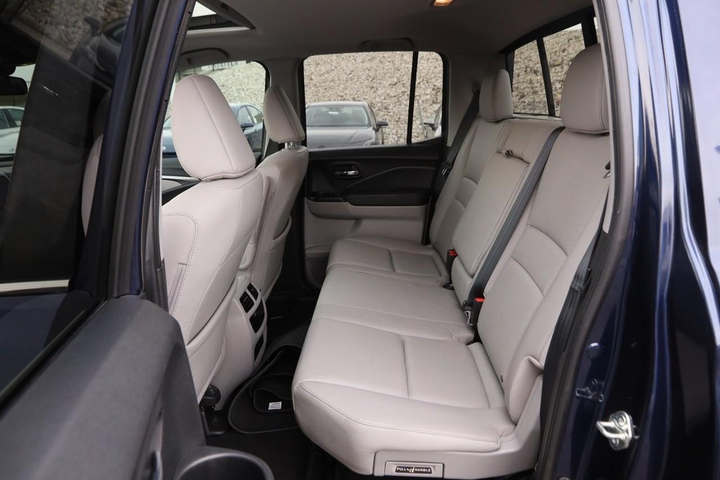 Honda Ridgeline Vehicle Full-screen Gallery Image 10