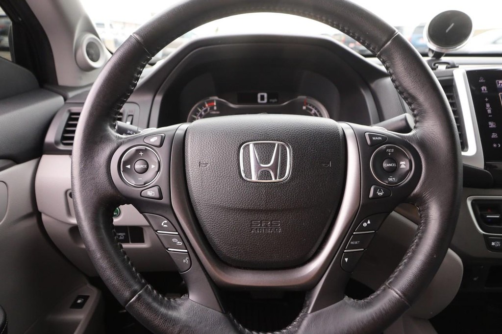 Honda Ridgeline Vehicle Full-screen Gallery Image 11