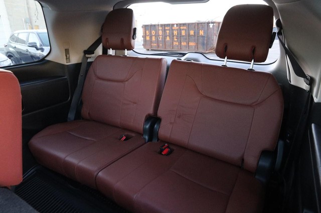 Lexus LX Vehicle Image 14