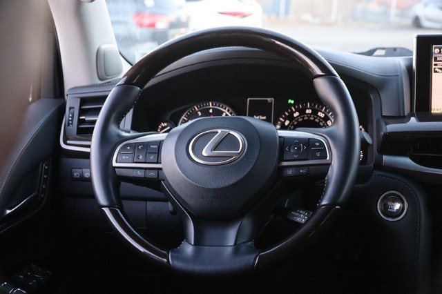 Lexus LX Vehicle Image 30