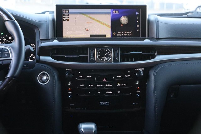 Lexus LX Vehicle Image 31