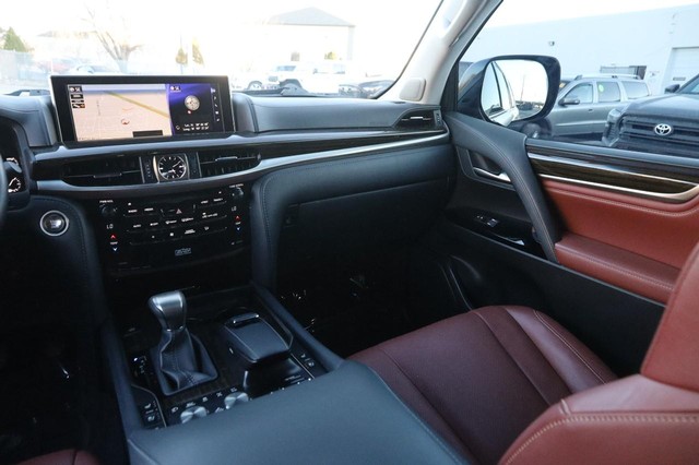 Lexus LX Vehicle Image 32