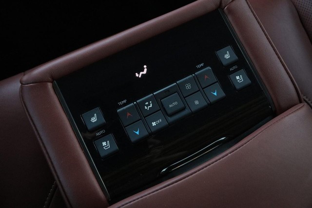 Lexus LX Vehicle Image 33