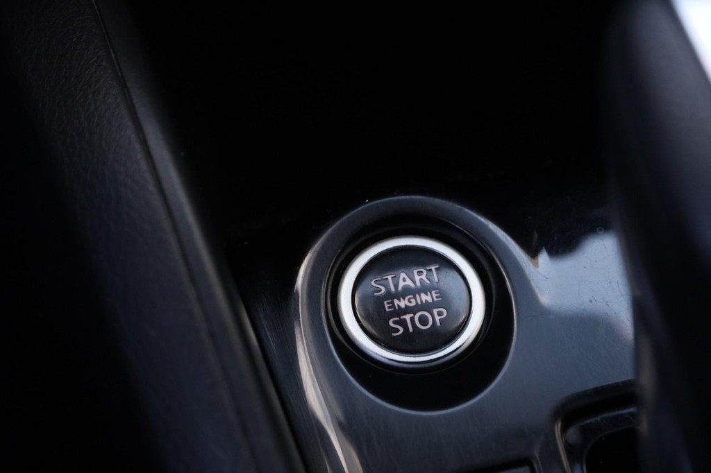 Nissan Kicks Vehicle Full-screen Gallery Image 17