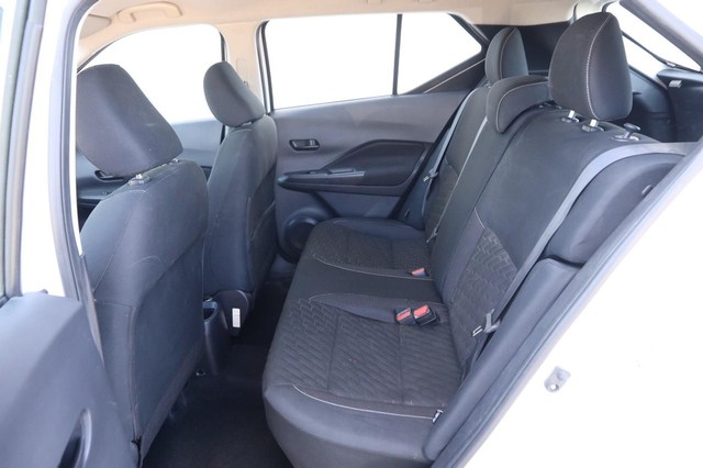 Nissan Kicks Vehicle Image 09