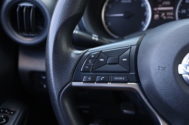 Nissan Kicks Vehicle Image 11