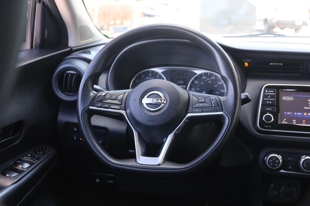 Nissan Kicks Vehicle Image 21