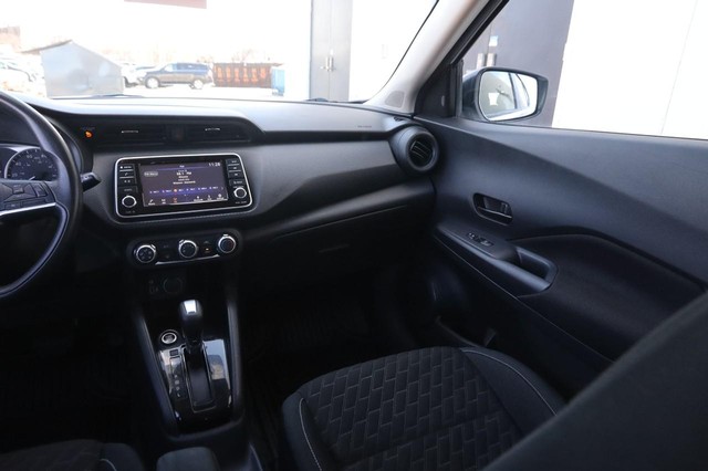 Nissan Kicks Vehicle Image 23