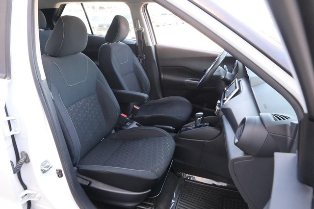 Nissan Kicks Vehicle Image 24