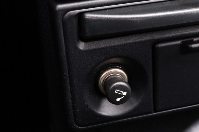 Toyota MR2 Spyder Vehicle Image 16