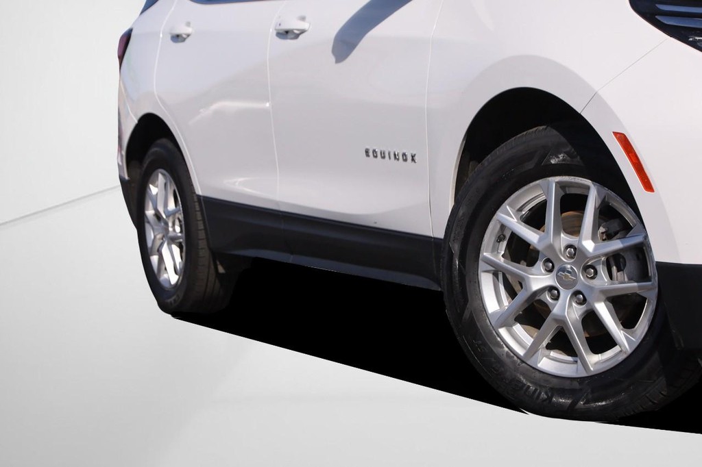 Chevrolet Equinox Vehicle Full-screen Gallery Image 03