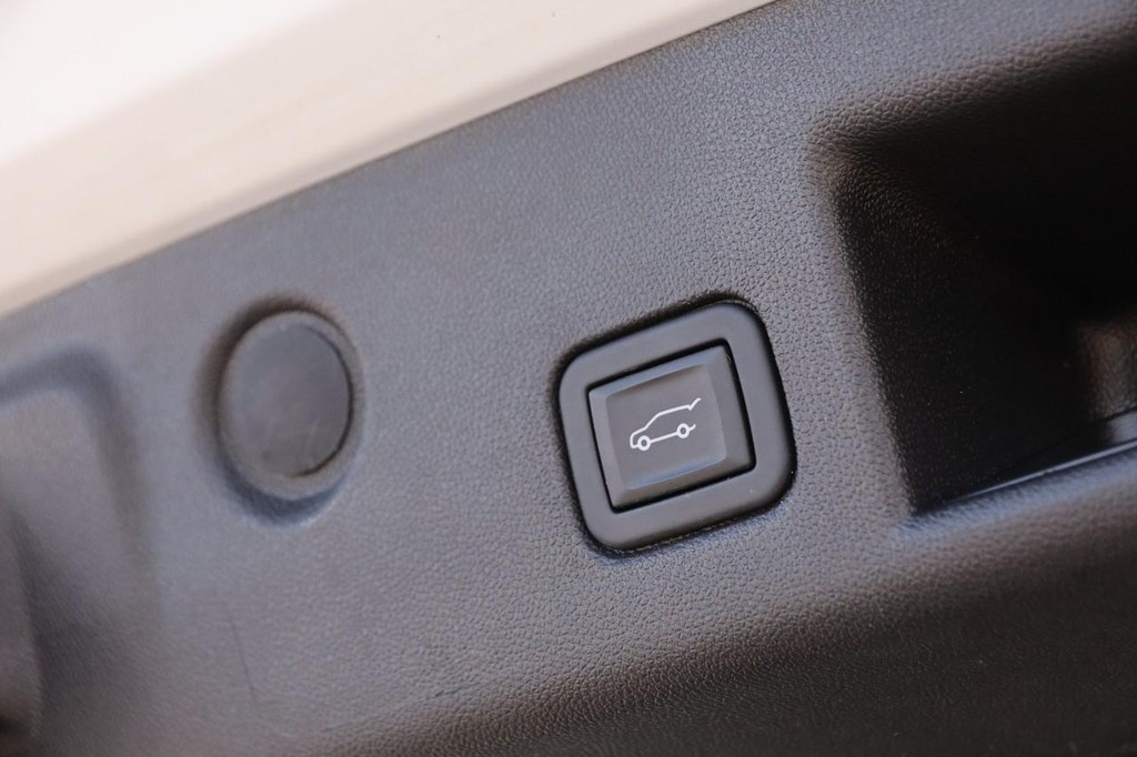 Chevrolet Equinox Vehicle Full-screen Gallery Image 08