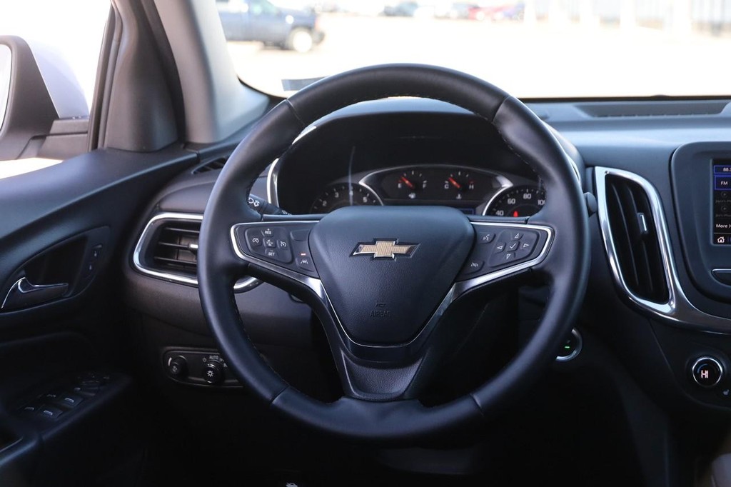 Chevrolet Equinox Vehicle Full-screen Gallery Image 22