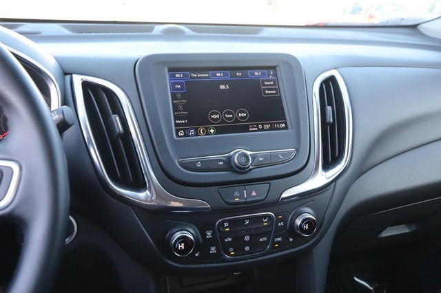 Chevrolet Equinox Vehicle Image 16