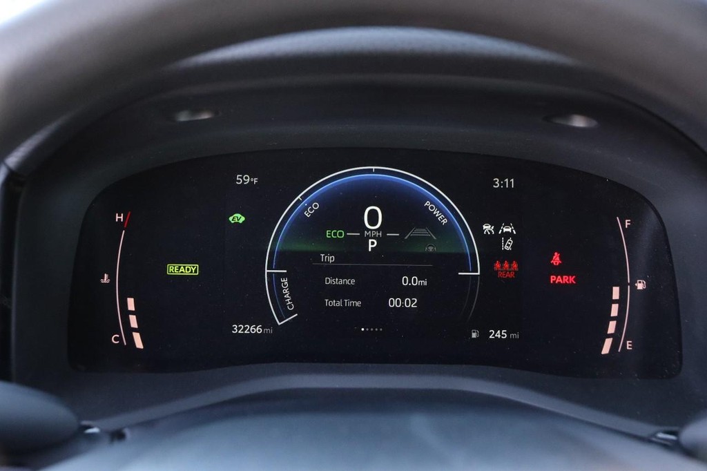 Toyota Camry Vehicle Full-screen Gallery Image 13