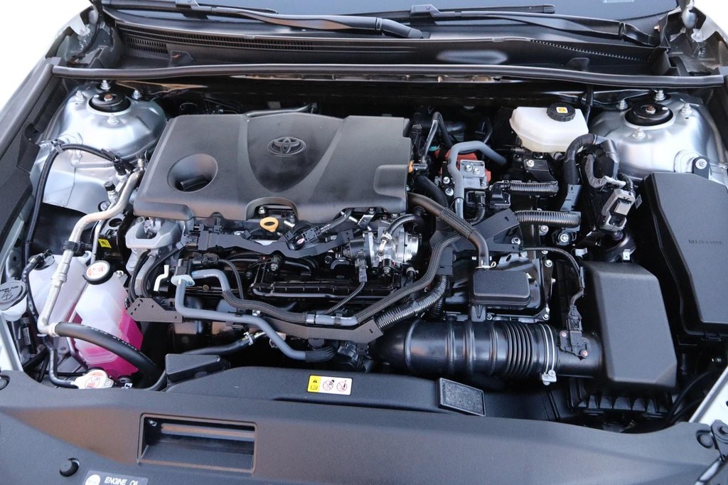 Toyota Camry Vehicle Full-screen Gallery Image 27