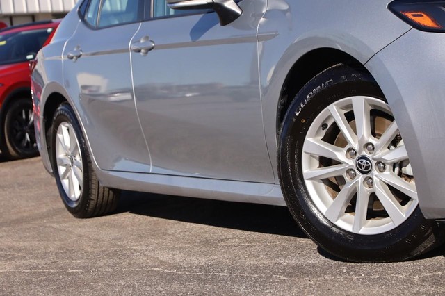 Toyota Camry Vehicle Image 03