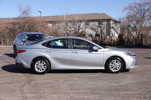 Toyota Camry Vehicle Image 05