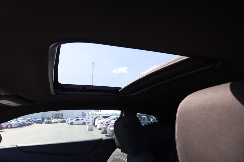 Chevrolet Camaro Vehicle Full-screen Gallery Image 8