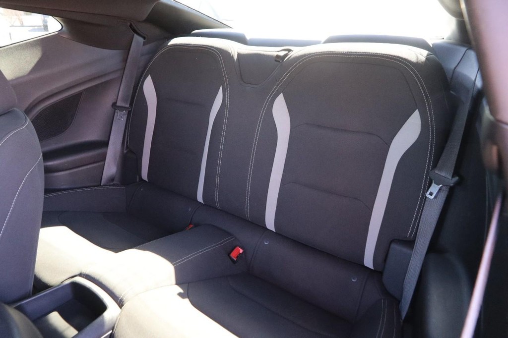 Chevrolet Camaro Vehicle Full-screen Gallery Image 10