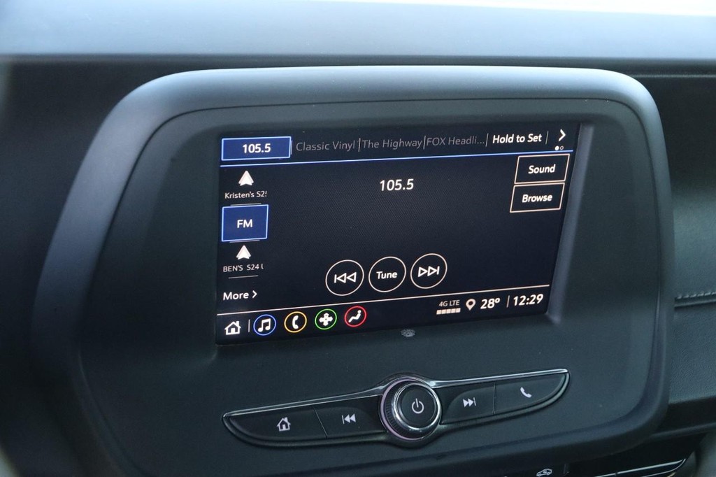 Chevrolet Camaro Vehicle Full-screen Gallery Image 16