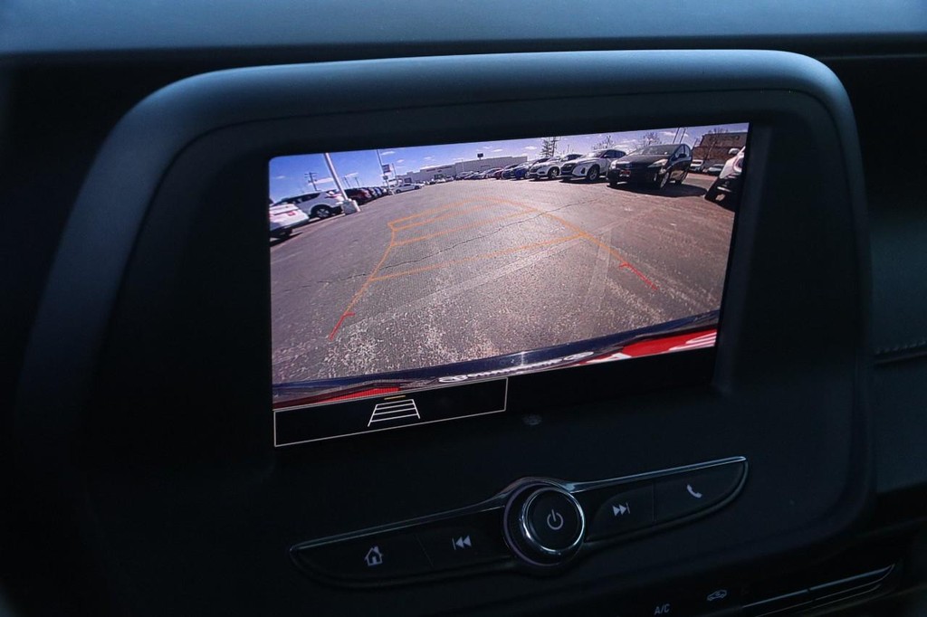 Chevrolet Camaro Vehicle Full-screen Gallery Image 19