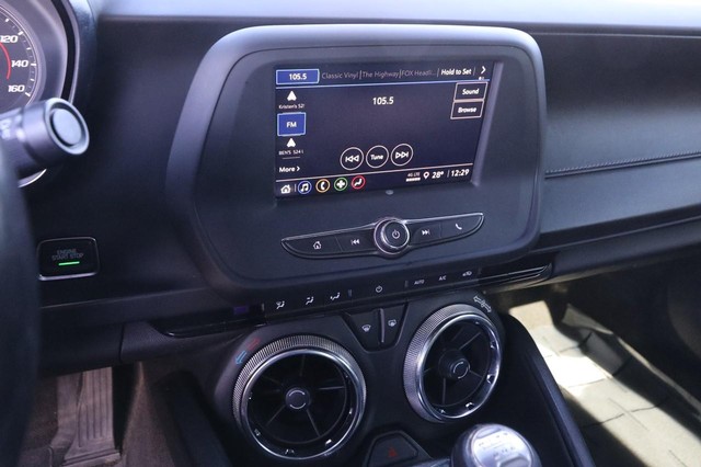 Chevrolet Camaro Vehicle Image 15