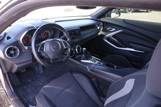 Chevrolet Camaro Vehicle Image 20