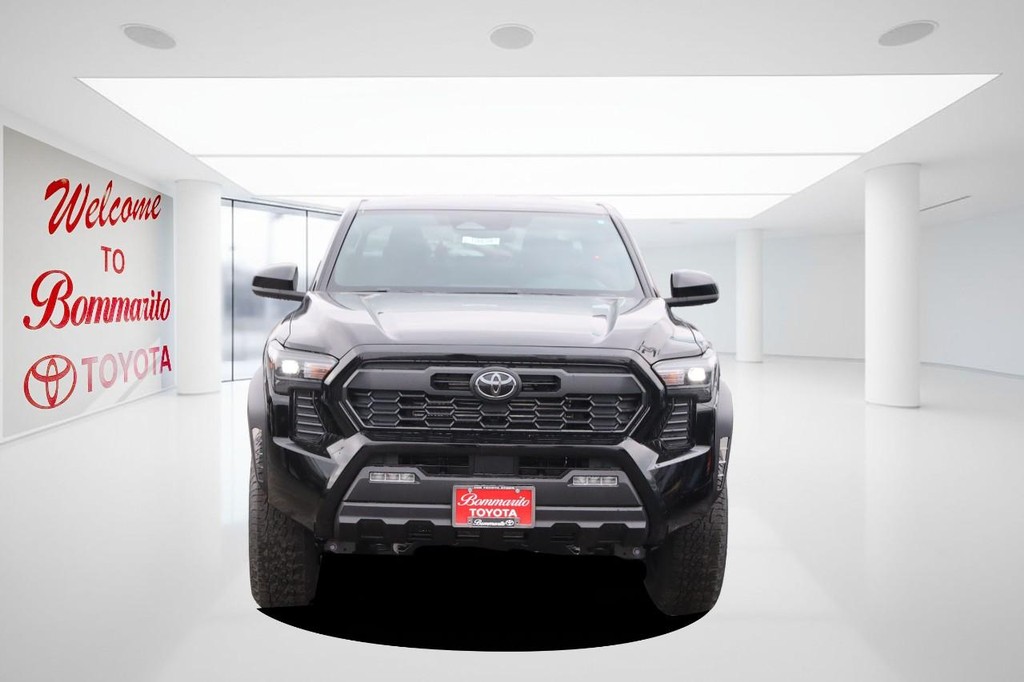Toyota Tacoma Vehicle Full-screen Gallery Image 4