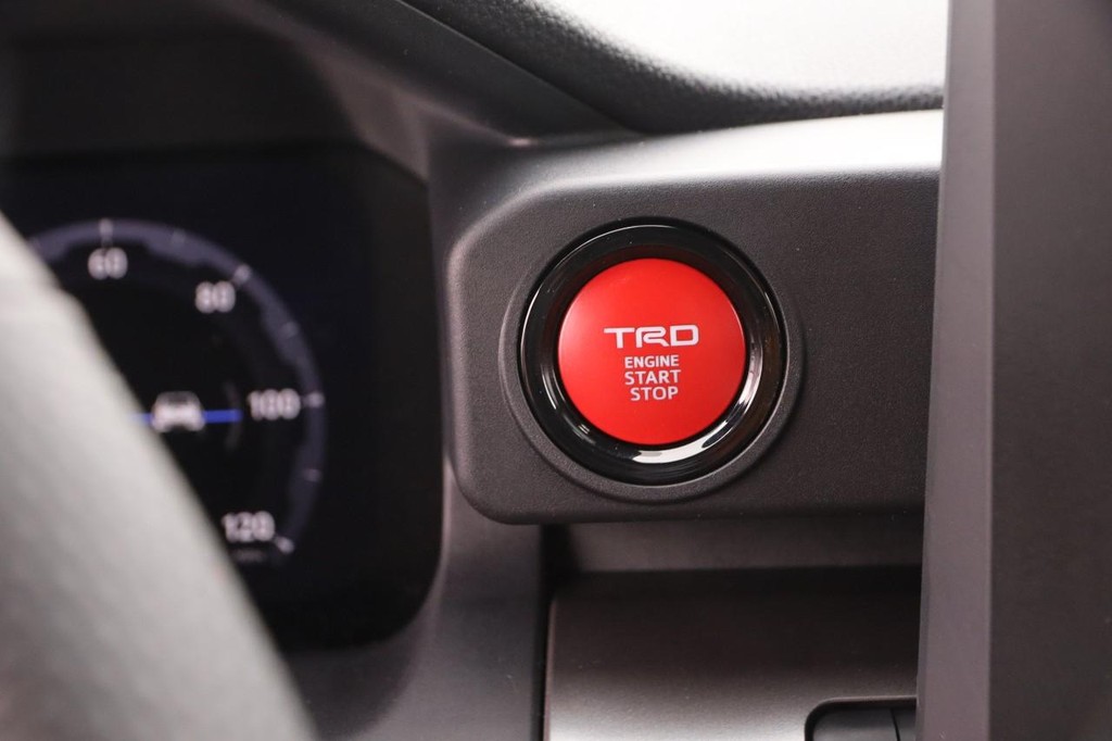 Toyota Tacoma Vehicle Full-screen Gallery Image 14