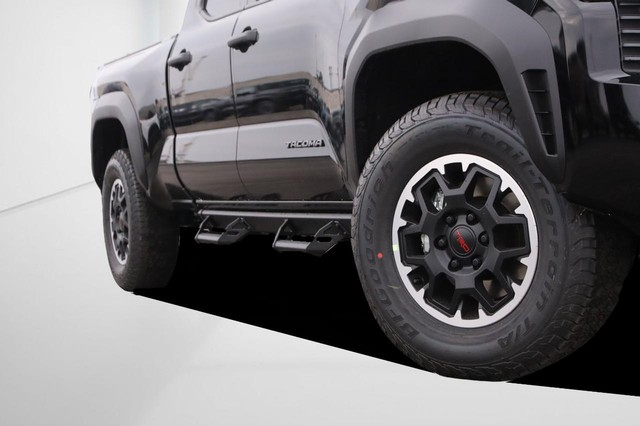 Toyota Tacoma Vehicle Image 03