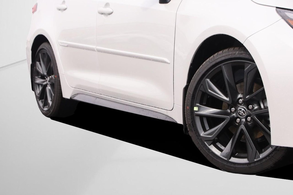 Toyota Corolla Vehicle Full-screen Gallery Image 3