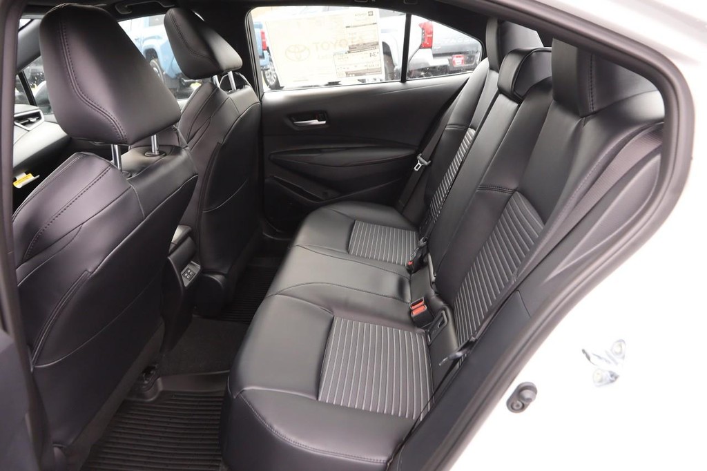 Toyota Corolla Vehicle Full-screen Gallery Image 10