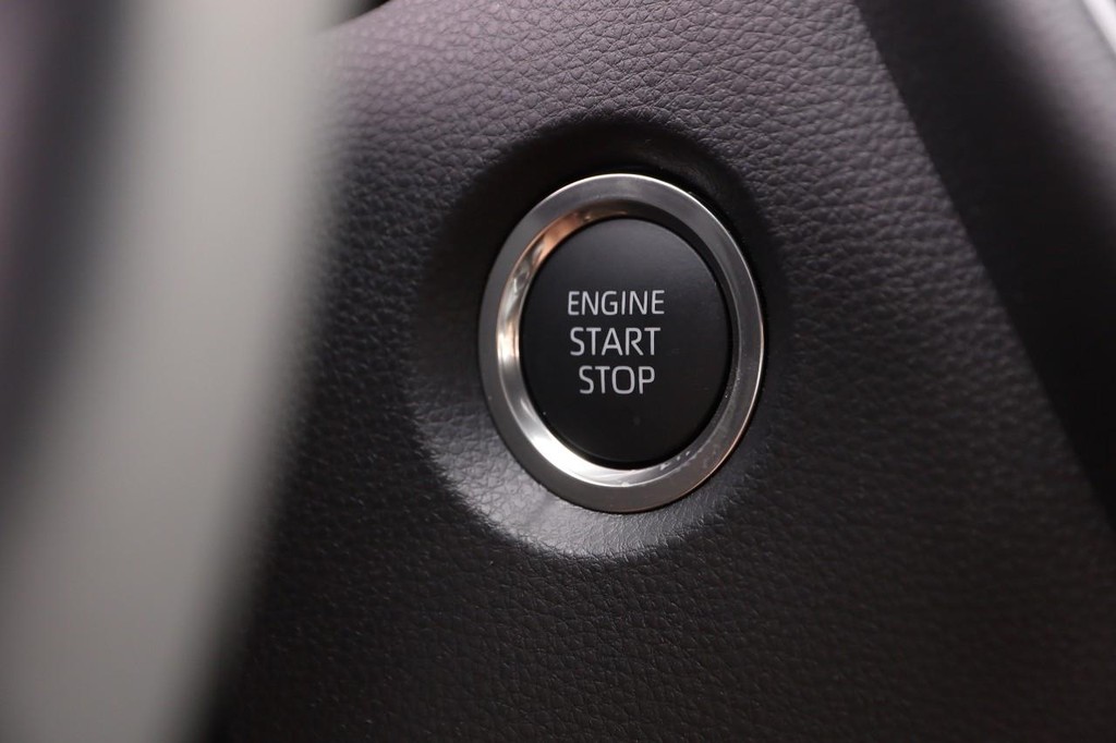 Toyota Corolla Vehicle Full-screen Gallery Image 15