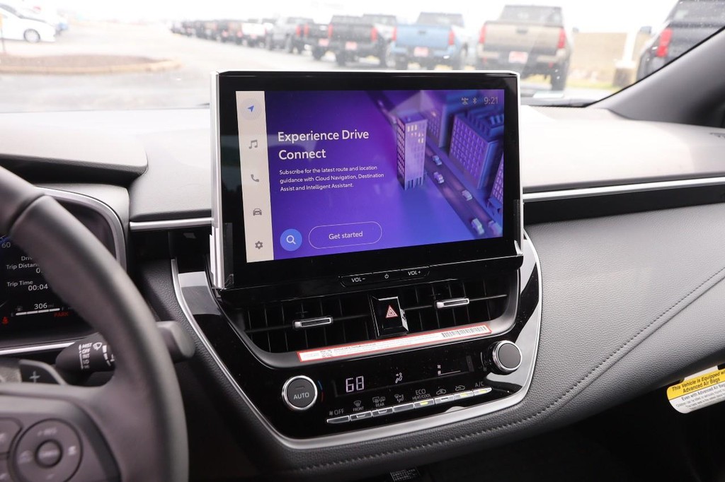 Toyota Corolla Vehicle Full-screen Gallery Image 16