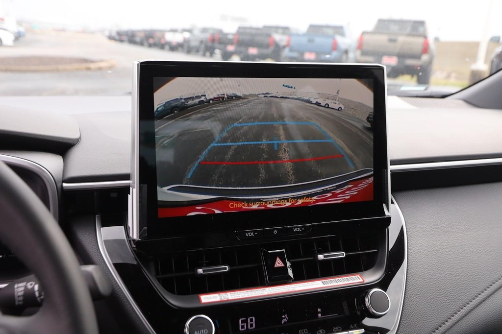 Toyota Corolla Vehicle Full-screen Gallery Image 17