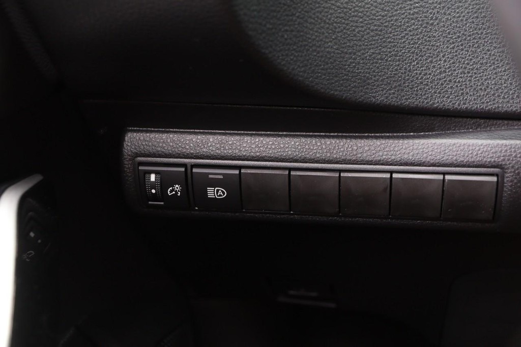 Toyota Corolla Vehicle Full-screen Gallery Image 19