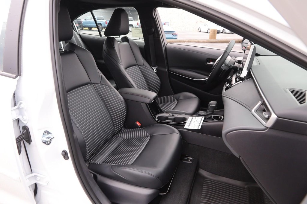 Toyota Corolla Vehicle Full-screen Gallery Image 25