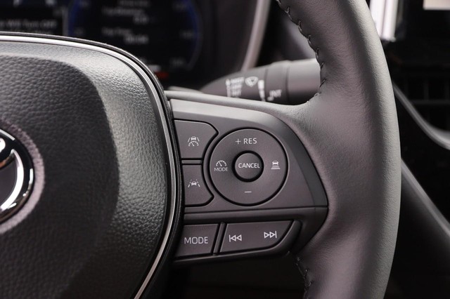 Toyota Corolla Vehicle Image 13