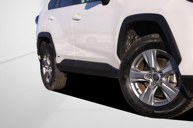 Toyota RAV4 Vehicle Image 03