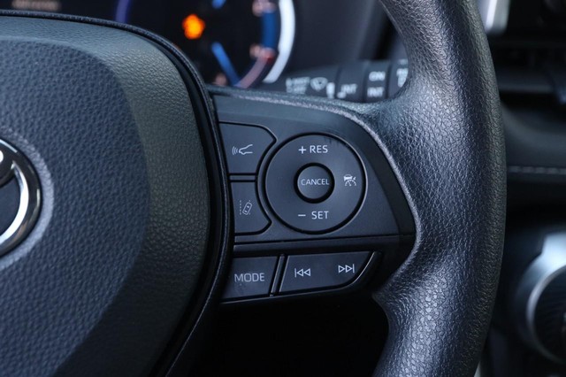 Toyota RAV4 Vehicle Image 12