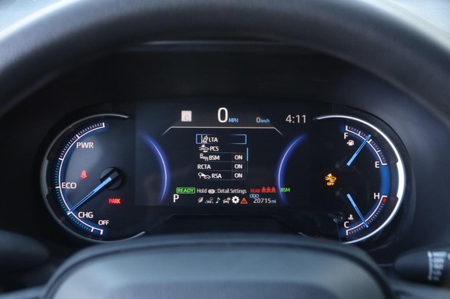 Toyota RAV4 Vehicle Image 13