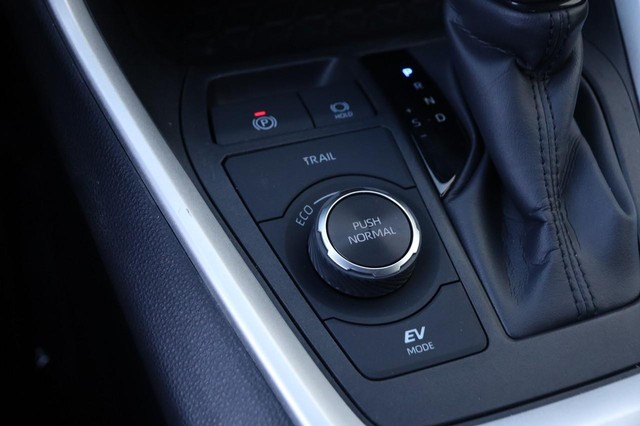 Toyota RAV4 Vehicle Image 17