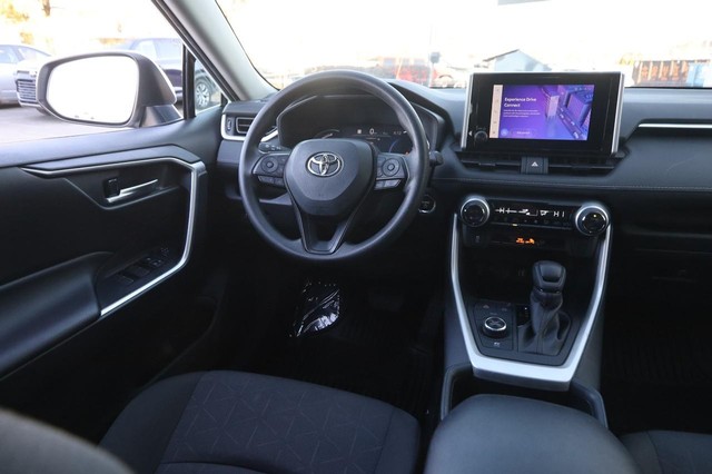 Toyota RAV4 Vehicle Image 19